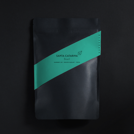 Peru Santa Catarina Espresso Kaffee in 250g Packung, dunkel geröstet, mit reichem Aroma und samtigem Geschmack.